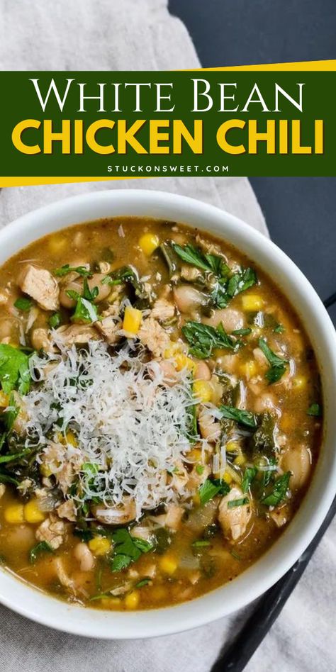 Warm up with the best white chicken chili recipe! This easy white bean chicken chili is healthy, comforting, and filling and is perfect as a fall comfort food for dinner. It’s a cozy fall soup recipe that will make your evenings deliciously satisfying! Easy White Bean Chicken Chili, Big Family Dinner Ideas, Holiday Recipes Baking, Best White Chicken Chili Recipe, Cozy Fall Dinner Recipes, Best White Chicken Chili, Cannelloni Beans, Holiday Brunch Ideas, Traditional Chili Recipe