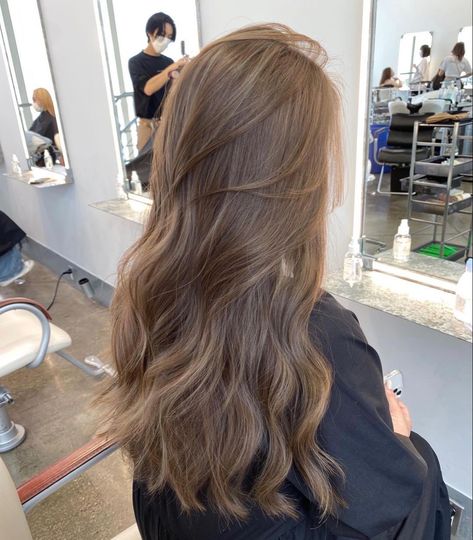 2023 Hashtags, Light Brunette Hair, Brown Hair Inspiration, Beige Hair, Honey Brown Hair, Ash Brown Hair, Brown Hair Looks, Brown Hair Inspo, Brunette Hair With Highlights