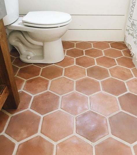 Modern Bathroom Hexagon Tile, Terracota Tiles Floor Modern, Bathroom Black Hexagon Tile, Hexagon Tile Bathroom Shower Wall, Terracotta Bathroom Floor, White Hexagon Tile Bathroom, Hawaii Bathroom, Backsplash Hexagon, Paint On The Wall