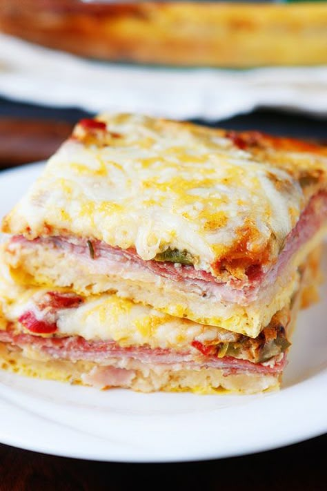 An easy, cheesy, Italian Breakfast Casserole. Layer crescent rolls, ham, salami, eggs, bell peppers and cheese, then bake for 30 mins. Perfect for breakfast, lunch, or breakfast for dinner! Best Breakfast Casserole, Italian Breakfast, Breakfast Casserole Easy, Breakfast Casserole Sausage, Easy Cheesy, Breakfast Recipes Casserole, Breakfast Brunch Recipes, Breakfast For Dinner, Crescent Rolls