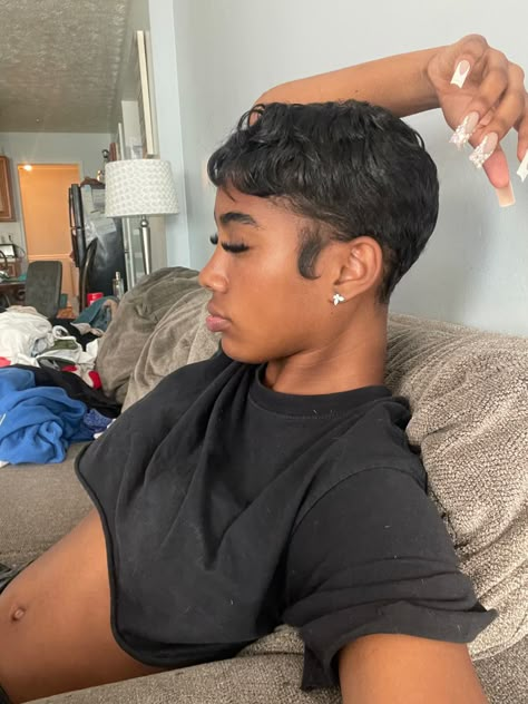 Relaxed Afro Hair, Longer Pixie Haircut Black Women, Pixie Cut Black Women Round Faces, Pixie Cut 4c Hair, Mushroom Haircut Black Women, Short Curly Hair Black Women, Pixie Hairstyles For Black Women, Pixie Haircuts For Black Women, Round Layers