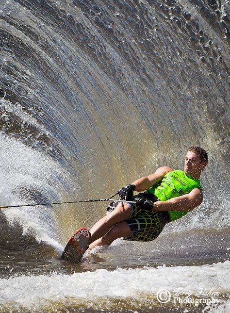 Slalom Water Skiing, Slalom Skiing, Tow Boat, Water Ski, Ski Boats, Body Of Water, Water Sport, Water Skiing, Summer Sports