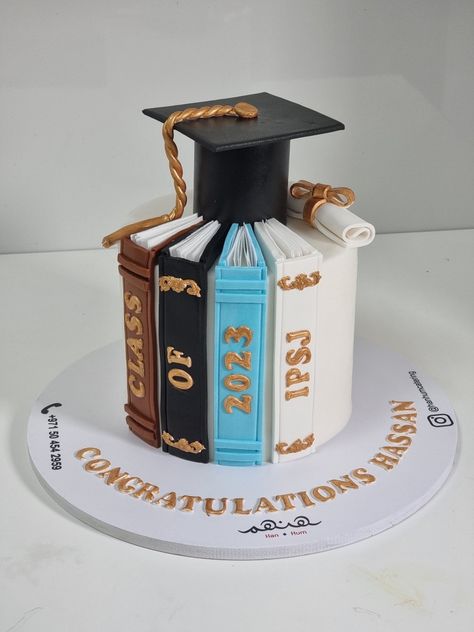 Law Graduation Cakes, Congrats Cake Ideas, Degree Cake, Congrats Grad Cake, Simple Graduation Cakes, Lawyer Cake, College Graduation Cakes, Graduation Cake Designs, Farewell Cake