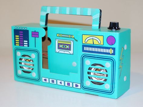 Diy Boombox, Cardboard Frame, Magnetic Tape, Diy Speakers, Crafty Kids, Phone Speaker, Graphic Design Fun, Love Craft, Purim