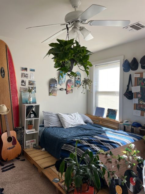 Men Small Room Ideas, Guy Room Inspo Aesthetic, Men Room Paint Ideas Bedrooms, Guys Apartment Decor Bedroom, Boho Bedroom Men, Aesthetic Men’s Dorm Room, Blue Walls Room Aesthetic, Greenery Dorm Room, Asthetic Room Ideas For Teen Boys