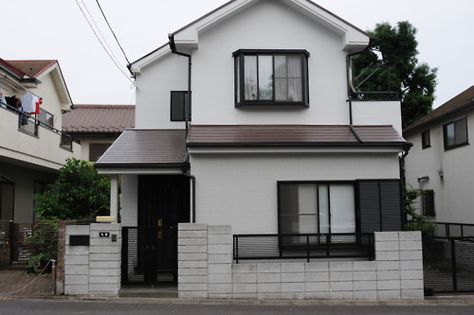 house Bloxburg Japanese House, Japan House Exterior, Japanese House Exterior, Small Japanese House, Japan House Design, Modern Japanese House, Japanese Homes, Japanese Apartment, Muji Home