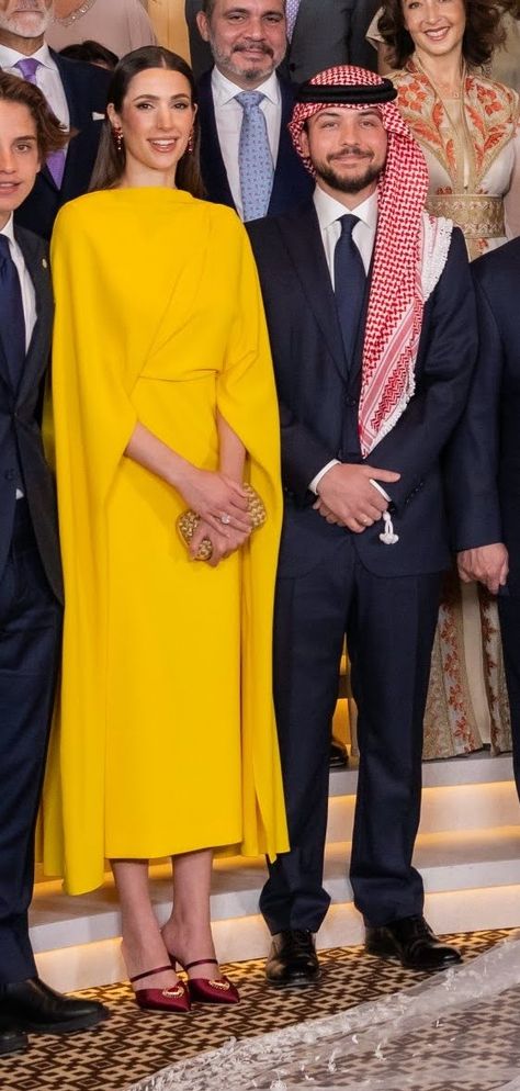 Rajwa Khaled was wearing Roksanda Ilincic dress with Malone Souliers x Atelier Nawbar, Ufo earrings and Bottega Veneta clutch Princess Rajwa Al Saif, Royal Family Outfits, Ufo Earrings, Princess Rajwa, Princess Iman, Cabi Outfits, Classic Feminine Style, Roksanda Ilincic, Bottega Veneta Clutch