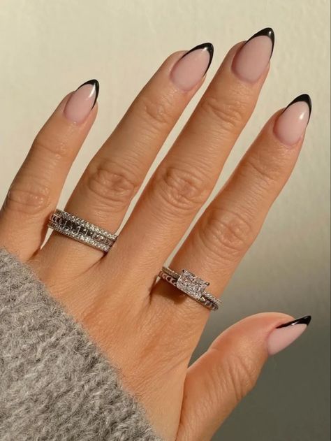 Short Almond Nails Black Glitter, Nails That Go Good With Black Dress, Short Pointy Black Nails, Almond French Tip Nails Color Winter, Bio Gel Nails Winter, Extra Small Almond Nails, Black Bridesmaids Nails, French Nails Ideas Black, Classy Halloween Nails Almond