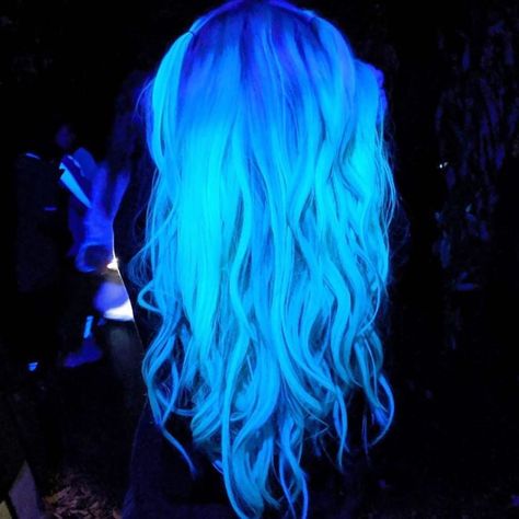 Hades Hair Color, Blue Hair Glitter, Glow In The Dark Hair Dye, Blue Fire Hair, Glowing Hair Art, Glow In The Dark Aesthetic, Neon Blue Hair, Blue Haired Characters, Experiment Oc