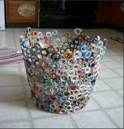 DIY Trash Cans - DIY Recycled Magazine Trash Can - Easy Do It Yourself Projects to Make Cute, Decorative Trash Cans for Bathroom, Kitchen and Bedroom - Trash Can Makeover, Hidden Kitchen Storage With Pull Out Cabinet - Lids, Liners and Painted Decor Ideas for Updating the Bin #diykitchen #diybath #trashcans #diy #diyideas #diyjoy http://diyjoy.com/diy-trash-cans Magazine Bowl, Recycled Paper Crafts, Recycled Magazine, Recycled Magazines, Magazine Crafts, Newspaper Crafts, Ways To Recycle, Diy Basket, Paper Basket