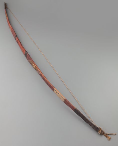 A SOUTHWEST PAINTED WOOD BOW. c. 1870... American Indian ArtPipes, | Lot #71114 | Heritage Auctions Native American Hunting, Primitive Archery, Native American Bow, English Longbow, Composite Bow, Bow Quiver, Bow Wood, Native American Paintings, Traditional Archery