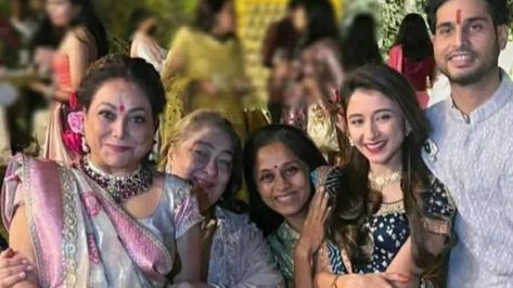 Ambani Son Wedding, Tina Ambani, Ambani Wedding, Gala Time, Traditional Attires, Happy Married Life, New Year Photos, Engagement Ceremony, Wedding Function