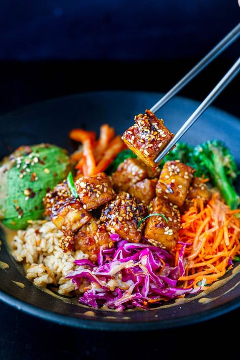 Easy Tofu Bowl, Yummy Bowls, Tempeh Bowl, Buddha Bowl Recipes, How To Cook Tempeh, Bowls Healthy, Tempeh Recipe, Rice And Veggies, Vegetarian Bowls