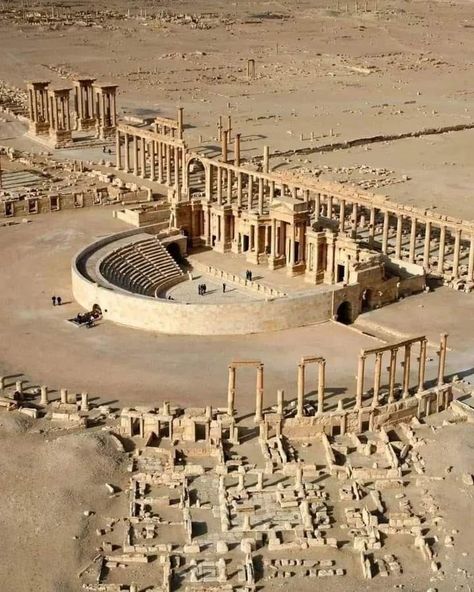 (2) Facebook Palmyra Syria, Roman Theatre, Empire Romain, Archaeology News, Roman Architecture, South Central, Ancient City, Ancient Architecture, Historical Place