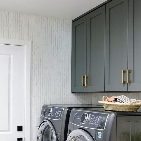 Lygia Harkins Interiors on Instagram: "⁠We're seeing green! 🌿 The deep green cabinetry in this laundry room is complimented beautifully by the stunning brass hardware and we're swooning over it all! To explore more of our portfolio, head to the link in our bio! #lygiaharkinsinteriors⁠ ⁠ Photography by @tiffany.tebbs ⁠" Dark Green Laundry Room, Green Laundry, Over It, Deep Green, The Deep, Brass Hardware, Laundry Room, Design Ideas, Portfolio