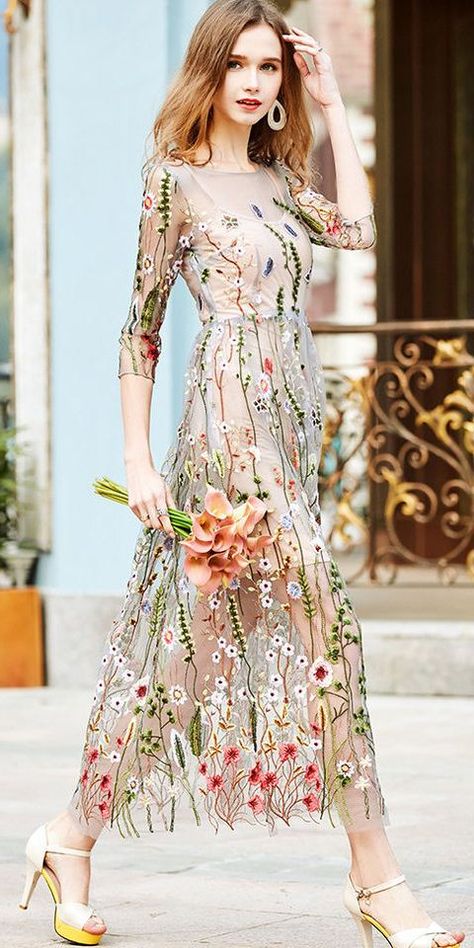 Grey Floral Embroidered Two Piece Dress Embroidered Maxi Dress, فستان سهرة, Beauty Dress, Maxi Dress Evening, Floral Fashion, 가을 패션, Maxi Dress Party, Embroidery Dress, Elie Saab