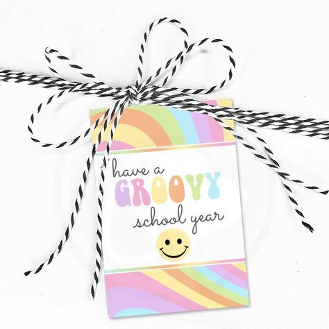 Printable pastel "have a groovy school year" gift tags Classroom Name Tags, School Name Labels, Personalized School Supplies, Welcome To School, Smiley Faces, Classroom Treats, School Treats, Birthday Tags, School Teacher Gifts