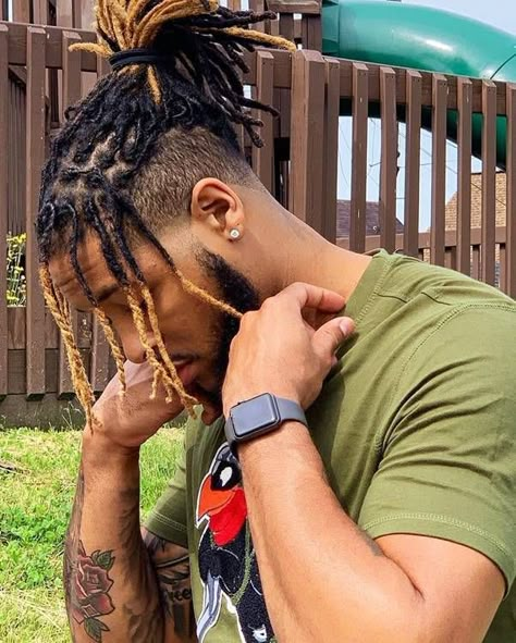 Loc Ponytail Styles Men, Dreads For Men, Dreads Styles Black, Loc Hairstyles For Men, Men Dread Styles, High Top Dreads, Dreads Short Hair, Hairstyles For Black Men, Mens Dreadlock Styles