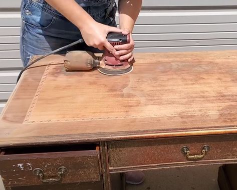 Wood Desk Makeover Diy, Refinish Desk Ideas Diy, Refinishing Desk, Refurbished Desk Ideas, Wooden Desk Makeover, Desk Restoration Ideas, Old Desk Makeover Diy, Refinish Desk, Desk Refinishing Ideas