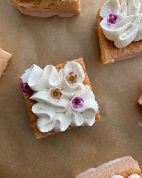 karianna on Instagram: "i also made this rose milk cake in one layer square slices, which is the way to go i just finished the last slice and i’m already thinking about when i can make my next batch" Slice Cake Decoration, Rose Milk Cake, Culinary Plating, Decorating Desserts, Plating Ideas, Cake Slices, Rose Milk, Square Cake, Milk Cake