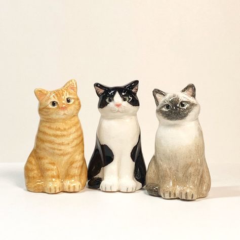 Cat Ceramics Ideas, Ceramic Cat Face, Ceramic Art Cat, Diy Clay Cat, Cat Clay Ideas, Cat Ceramic Ideas, Aesthetic Ceramic Art, Ceramic Animals Sculpture, Cat Clay Sculpture