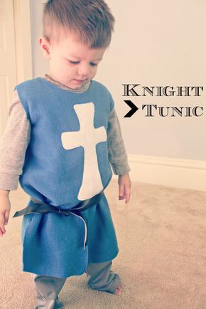 How to Make a Knight's Tunic for the knight party, going to use this for Medieval times! Diy Knight Costume, Costume Chevalier, Costumes Faciles, Diy Costumes Kids Boys, Diy Fantasia, Knight Birthday Party, Best Diy Halloween Costumes, Toddler Boy Halloween Costumes, Boys Diy