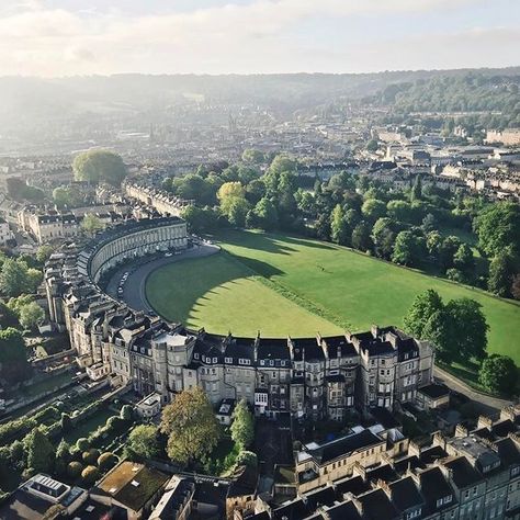 Royal Crescent, Bath Somerset, Bath England, Visiting England, England And Scotland, English Countryside, England Travel, Wales England, Pretty Places