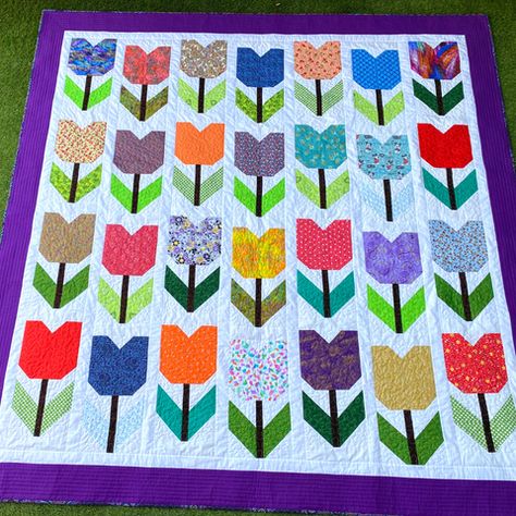 Tulip Quilt Block Pattern Free, Tulip Quilt Pattern, Tulip Quilts, Tulip Quilt, Quilter Gifts, Missouri Star Quilt Company, Quilt Block Patterns Free, 2020 Year, Stash Buster