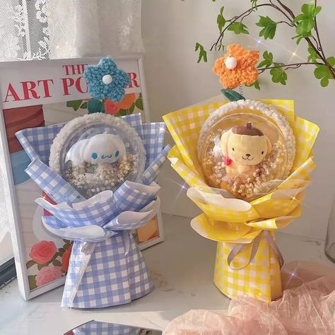 Toy Bouquet, Flower Places, Melody Hello Kitty, Flower Ball, Cat Plush, Diy Bouquet, Soft Toys, Sanrio Characters, Plush Dolls