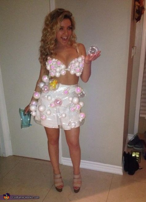 Christina: This year i decided to make a bubble bath costume for myself for halloween. I wanted something fun and unique so thought this would be perfect. My inspiration came from... Bath Tub Costume, Bubble Bath Halloween Costume, Bubble Outfit, Bubble Bath Costume, Bubbles Costume, Bubble Costume, Costume Bra, Rave Fit, Bubble Clothes