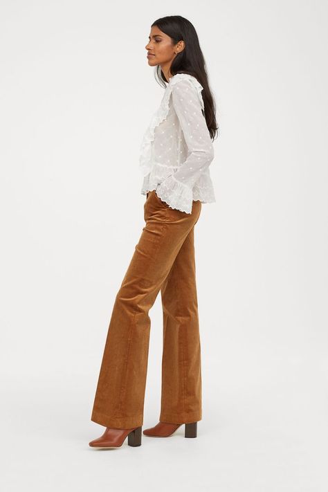 Camel Pants Outfit, Corduroy Pants Outfit, Camel Pants, Corduroy Pants Women, Leg Pants Outfit, Pant Trends, Winter Outfits For Work, Fall Winter Outfits, Corduroy Pants