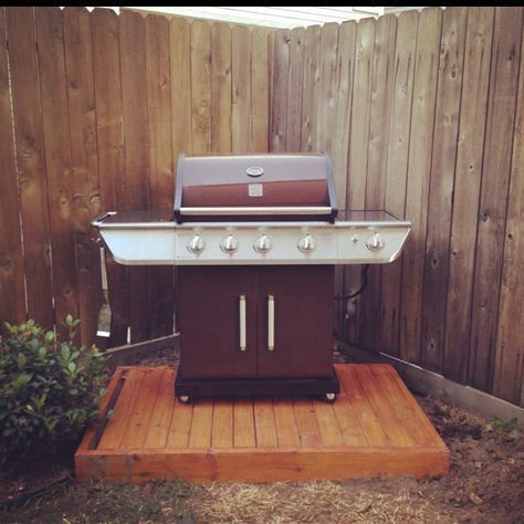 DIY grill deck! Built on a Sunday Diy Grill Station Cheap Backyard, Grill Pad Off Deck, Grill Deck Platform, Grill Platform Ideas, Grill Pad Ideas, Grill Pad Off Patio, Backyard Grill Area, Patio Ideas Ireland, Backyard Hideaway