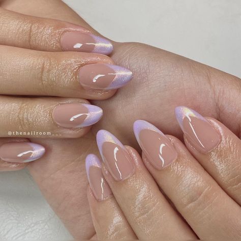 Almond Nails Basic Design, Irridecent Design Nails French, Lavender Chrome Nails French Tip, Iridescent French Tips, Nails Lavender Design, Iridescent Nails French Tip, Purple Chrome French Tip Nails, Purple Pearl Nails, Lilac Chrome Nails