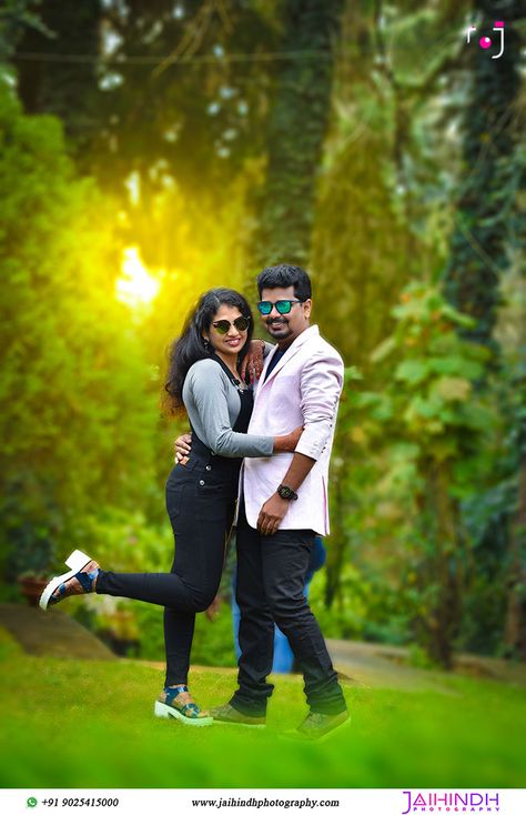 Post Wedding Poses, Indian Couple Photography Poses Outdoor, Post Wedding Photoshoot Ideas, Post Wedding Photoshoot, Pre Wedding Photoshoot Props, Photoshoot Outdoor, Indian Wedding Photography Couples, Wedding Photoshoot Props, Indian Wedding Couple Photography