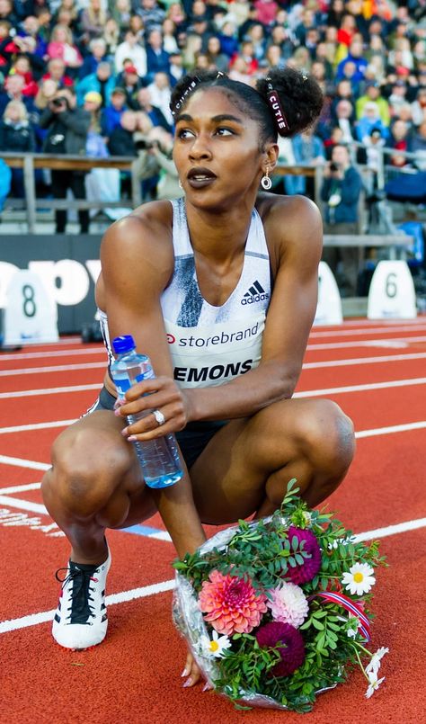 Olympics Aesthetic Running, Olympics Running, Track Women Athletes, Sports Makeup, Women Olympic Athletes, Olympic Runners, Heptathlon Female Athletes, Modern Mullet, Slicked Back Ponytail