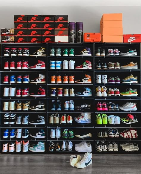 Big collection : Sneakers Sneaker Head Closet, Sneakerhead Bedroom, Sneaker Room, Sneaker Wall, Sneakerhead Room, Sneaker Displays, Sneaker Closet, Hypebeast Room, Sneakers Wallpaper