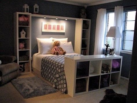 Bookshelves to Frame the Bed Instead Of A Headboard, Idea Bilik Tidur, Reka Bentuk Bilik Tidur, Koti Diy, Hiasan Bilik Tidur, New Beds, Bedroom Designs, Organization Bedroom, Bed Room