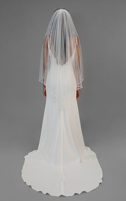 Finger Length Veil, Elbow Length Veil Hair Down, Hip Length Veil, Medium Veil Wedding, Veil Fingertip Length, Finger Tip Length Veil, Minimalist Wedding Veil, Knee Length Veil, Waist Length Veil