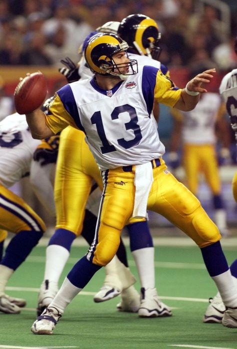 Kurt Warner  My second favorite Rams QB of all time American Football Quotes, La Rams Football, Kurt Warner, Nfl Uniforms, Nfl Rams, Football American, Rams Football, Nfl Memes, St Louis Rams