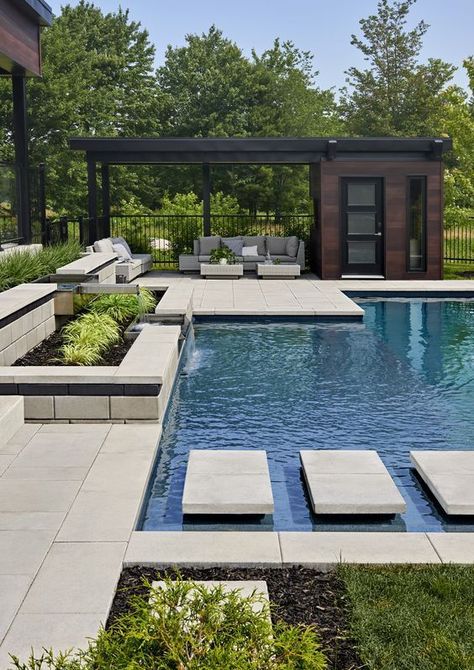 240+ Modern Patio & Backyard Design Ideas That are Trendy on Pinterest - Cozy Home 101 Swimming Pool Trends, Backyard Pool House, Pool Design Modern, Backyard Pool Design, Patio Stone, Moderne Pools, Concrete Patios, Modern Pool, Meteor Garden 2018