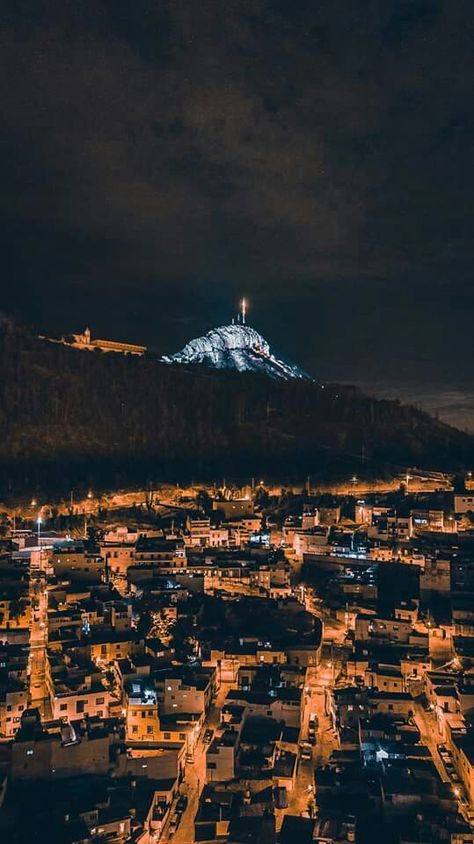 El gran cerro de la bufa en Zacatecas Zacatecas Wallpaper, Mexican American Culture, Travel Words, World Of Darkness, Mexican American, New Chapter, Mexico City, The Great Outdoors, Paris Skyline