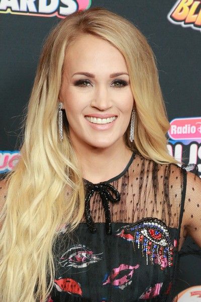 Carrie Underwood Pictures, Carrie Underwood Style, American Idol Winner, Carrie Underwood Photos, Usa Country, Loving Heart, Country Stars, Country Singer, The Brick