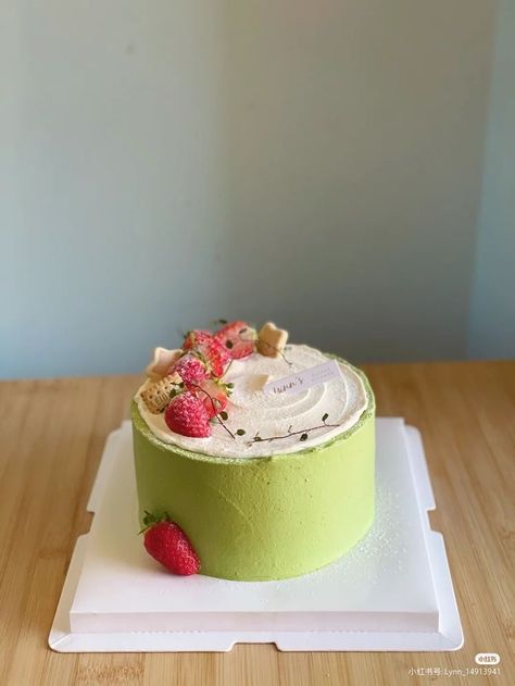 Painted Cake, Matcha Cake, Lovely Cake, Korean Cake, Dessert Gifts, Dessert Packaging, Pistachio Cake, Bento Cake, Cake Business