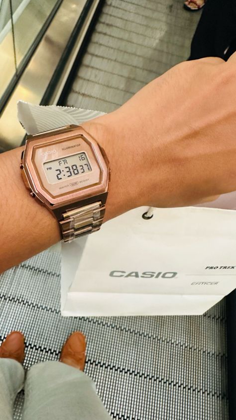 CASIO UNISEX VINTAGE ROSE GOLD DIAL STEEL DIGITAL WATCH - D197 Casio Digital Watch, Casio Vintage Watch, Casio Digital, Casio Vintage, Vintage Rose Gold, Rose Gold Watch, Vintage Rose, Casio Watch, Digital Watch