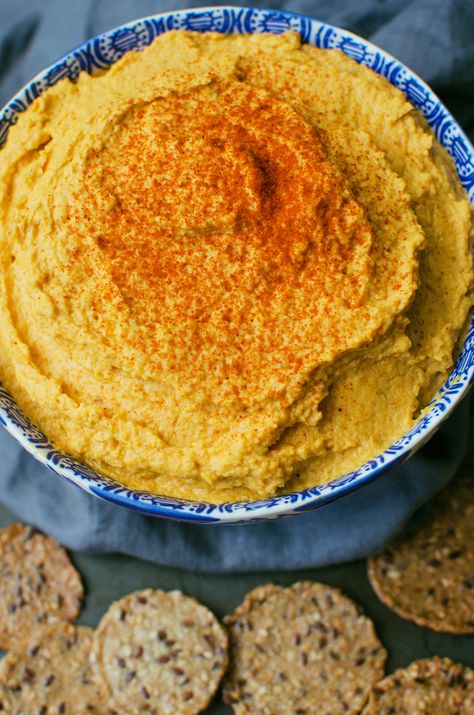 Butternut Squash Dip Appetizer Recipe - healthy and gluten free! Squash Dip, Appetizer Recipes Vegetarian, Chicken Appetizer Recipes, Healthy Butternut Squash, Pepper Hummus, Roasted Red Pepper Hummus, Red Pepper Hummus, Fall Appetizers, Healthy Appetizer Recipes