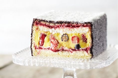 "I've incorporated two Aussie classics for this Australia Day inspired creation. Introducing the Pavlington!" - Adriano Zumbo Zumbo Recipes, Zumbo Desserts, Zumbo's Just Desserts, Adriano Zumbo, Aussie Food, Vegan Cake Recipes, Australian Food, Food Combining, Australia Day