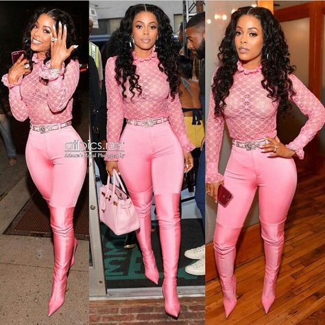 Pretty in pink Keisha Kaoir, Mrs Davis, Keyshia Ka Oir, Bright Lipstick, Goddess Hairstyles, Outfit Pink, Seeing Eye, All Seeing Eye, All Seeing