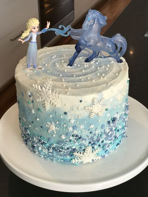 Easy Frozen Cake, Sofia Lucia, Elsa Birthday Cake, Frozen Birthday Party Cake, Frozen Themed Birthday Cake, Pastel Frozen, Disney Frozen Cake, Elsa Birthday Party, Disney Frozen Birthday Party