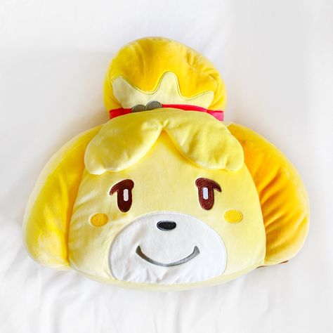 Super Cute Nintendo Animal Crossing Isabelle Character Soft Small Stuffed Animal Plush Cushion Pillow. Brand New With Tags. Just Need To Make Room For Other Stuffed Animals! Isabelle Character, Acnh Merch, Animal Crossing Decor, Animal Crossing Isabelle, Silly Plushies, Yoshi Plush, Animal Crossing Plush, Mario Yoshi, Small Stuffed Animals