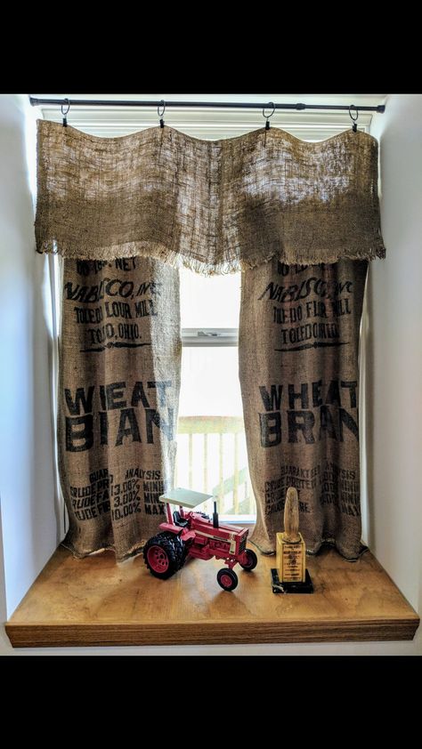 DIY Burlap potato sack curtains Burlap Sack Curtains, Burlap Curtains Diy Kitchen, Potato Sack Decor, Burlap Sack Ideas Diy, Burlap Curtains Diy, Potato Sacks, Burlap Crafts Diy, Farmhouse Style Curtains, Potato Girl